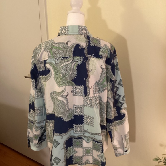 Chico’s size 2 (L) button up blouse - Picture 2 of 6